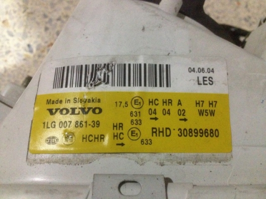 ไฟหน้า VOLVO V40 T4 ของเก่าญี่ปุ่นเเท้สภาพสวย