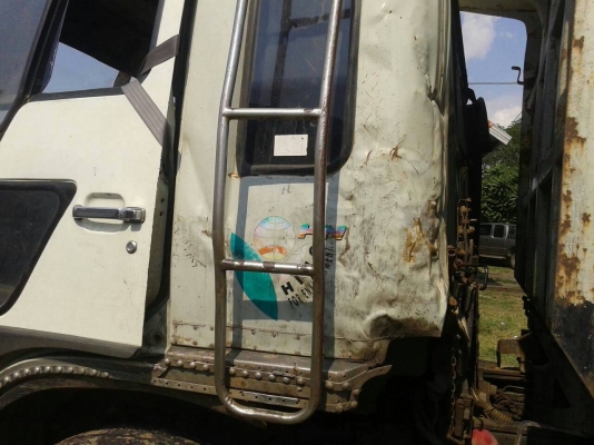 สิบล้อดั้ม HINO FM 3H 195แรง 2เพา สภาพเดิมๆวิ่งงานประจำรถใชังานได้ดีมาก เล่มทะเบียนพร้อมโอน ((ราคาเบาๆ)) ครับท่าน