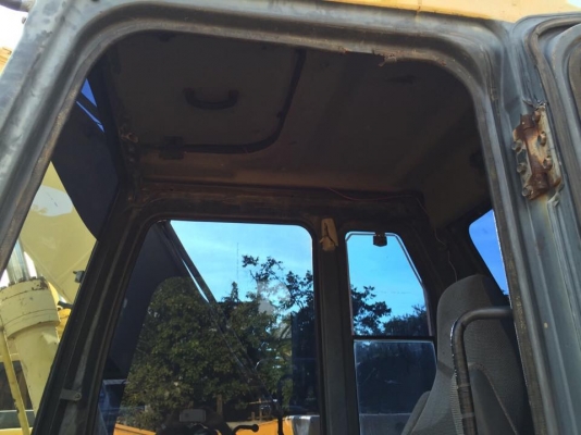 PE120-6 ไฟฟ้าครบ แอร์เย็น..ใหม่...รถสวยเดิมๆ ช่วงล่างสวยเดิมๆ เอวแน่นๆ เครื่องดีปั้มแห้ง ดี แรง แผ่นกว้าง