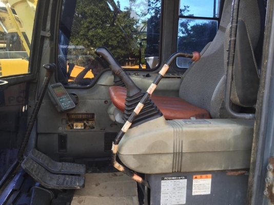 PE120-6 ไฟฟ้าครบ แอร์เย็น..ใหม่...รถสวยเดิมๆ ช่วงล่างสวยเดิมๆ เอวแน่นๆ เครื่องดีปั้มแห้ง ดี แรง แผ่นกว้าง