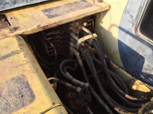 PE120-6 ไฟฟ้าครบ แอร์เย็น..ใหม่...รถสวยเดิมๆ ช่วงล่างสวยเดิมๆ เอวแน่นๆ เครื่องดีปั้มแห้ง ดี แรง แผ่นกว้าง