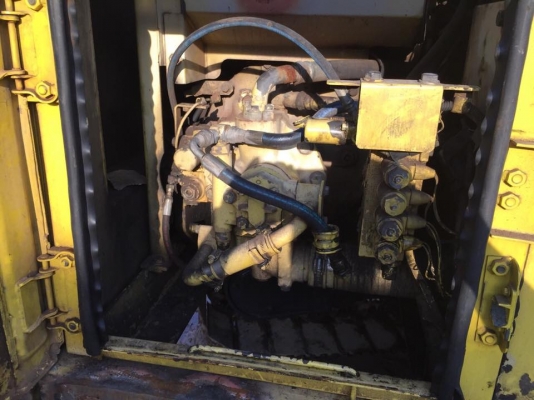 PE120-6 ไฟฟ้าครบ แอร์เย็น..ใหม่...รถสวยเดิมๆ ช่วงล่างสวยเดิมๆ เอวแน่นๆ เครื่องดีปั้มแห้ง ดี แรง แผ่นกว้าง