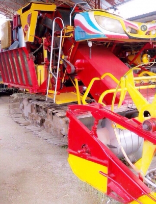 ขายรถเกี่ยวข้าวเกษตรพัฒนา รุ่นจ้าวช้างไวไฟ ปี 51 เครื่องยนต์ 240 HP 6D17 เทอร์โบ อุ้ม 2.5 ตัน ปั๊มอินตั้นเบอร์ 23 ช่วงล่าง 12 ของโรงงานทั้งหมดครับ รถเกี่ยวสวยสภาพดีพร้อมทำงานได้เลยครับ ราคาต่อรองได้ครับ ขายรถเกี่ยวข้าวเกษตรพัฒนา รุ่นจ้าวช้างไวไฟ ปี 51 เครื่องยนต์ 240 HP 6D17 เทอร์โบ อุ้ม 2.5 ตัน ปั๊มอินตั้นเบอร์ 23 ช่วงล่าง 12 ของโรงงานทั้งหมดครับ รถเกี่ยวสวยสภาพดีพร้อมทำงานได้เลยครับ ราคาต่อรองได้ครับ