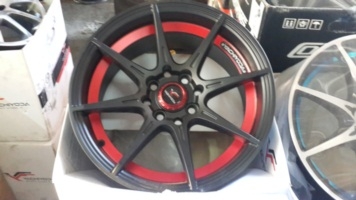 ขายล้อแม็ก YACHIYODA LW-01ของใหม่ ขอบ 15x7 +30 (4รู100,4รู114.3) ดำขลิบแดง