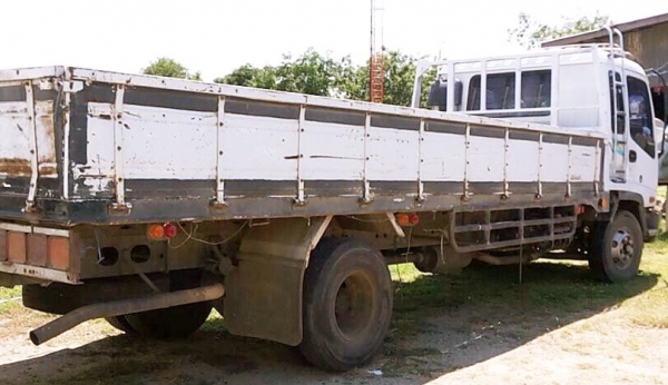 ISUZU DECA 195 HP 6HE1 รถบรรทุกหกล้อ กระบะเหล็กความยาว 6 เมตรสภาพดีมากครับพร้อมบรรทุกได้เลย เครื่องยนต์แน่นแรงดีสุดๆครับ ภายในเก๋งคอนโซลสวยครบ แอร์ พวงมาลัยเพาเวอร์ ระบบเบรคทริ๊ปฟี้ครบ ช่วงล่างแน่นดีพร้อมได้เลย