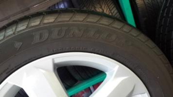 ขายล้อแม็ก  HONDA CITYขอบ 15x5.5 (4 รู 100 )  พร้อมยาง185/60/15 ปี 13