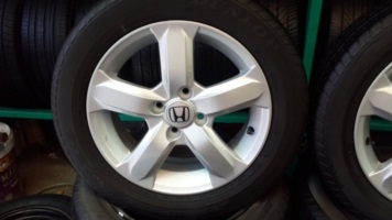 ขายล้อแม็ก  HONDA CITYขอบ 15x5.5 (4 รู 100 )  พร้อมยาง185/60/15 ปี 13