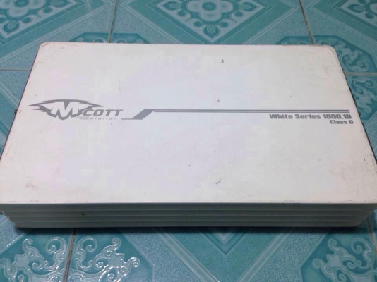 แอมป์คลาสดี MCOTT 1800.1D มือสองสภาพดี ใช้งานปกติ ขับซับ10&quot;-12&quot;หล่อได้ เบสดีมาก ไม่มีฝาหลัง ขาย 2950 บาท