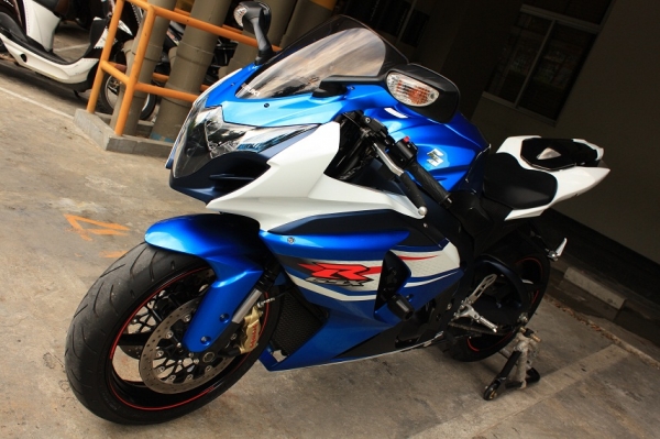 ขายดาวน์Suzuki Gsxr1000r L3 2013รถศูนย์ไม่ล้มไม่ชนทะเบียนแท้((หลุดมัดจำลงขายอีกรอบ))