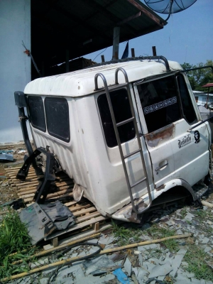 ขายด่วนหัวสิบล้อF18หัวสภาพสวยอุปกรครบราคาถูกเอาใส่ได้เลย