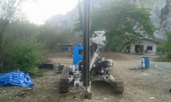 ขายรถเจาะหินfukawa pcr200 สนใจt084-9409571