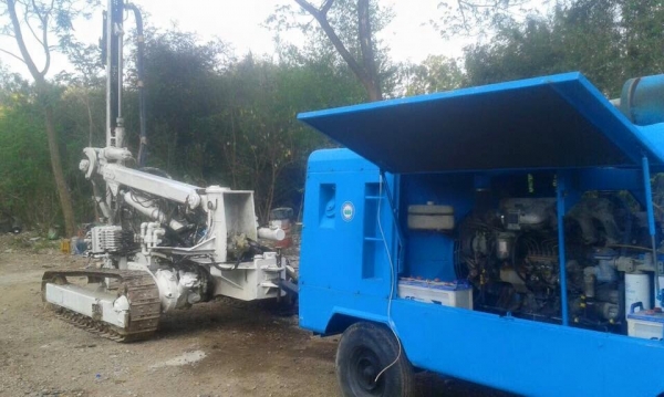 ขายรถเจาะหินfukawa pcr200 สนใจt084-9409571