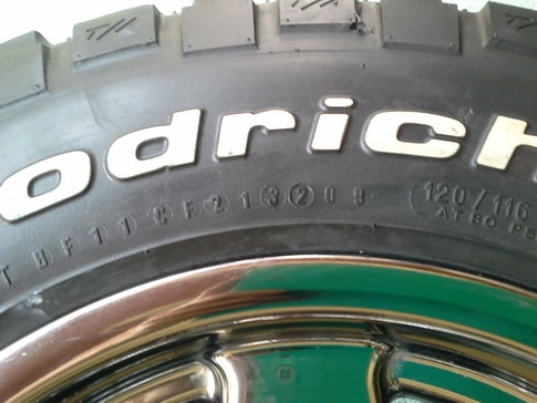 Max + BF Km2 ขนาด 245/75/16 ปี09 สวยๆ 1ชุด Max + BF Km2 ขนาด 245/75/16 ปี09 สวยๆ 1ชุด