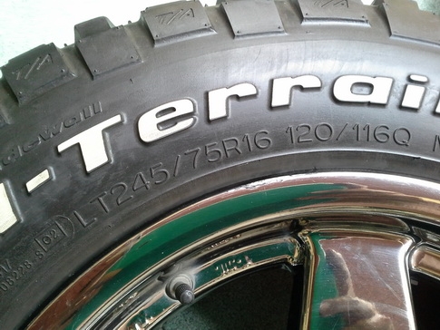 Max + BF Km2 ขนาด 245/75/16 ปี09 สวยๆ 1ชุด Max + BF Km2 ขนาด 245/75/16 ปี09 สวยๆ 1ชุด