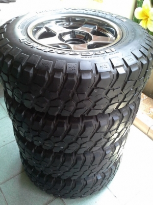 Max + BF Km2 ขนาด 245/75/16 ปี09 สวยๆ 1ชุด Max + BF Km2 ขนาด 245/75/16 ปี09 สวยๆ 1ชุด