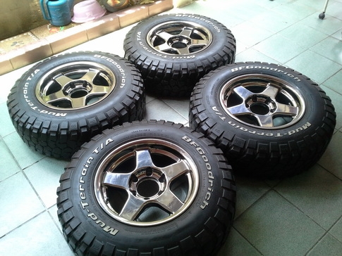 Max + BF Km2 ขนาด 245/75/16 ปี09 สวยๆ 1ชุด Max + BF Km2 ขนาด 245/75/16 ปี09 สวยๆ 1ชุด