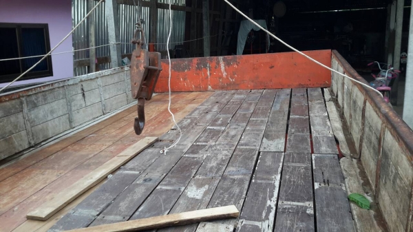 รถKS32 พวงมาลัยพาวเวอร์ เครื่อง115   ติคเครน2.5ตัน แบบรุ่นISUZU  ทะเบียนพร้อมโอน