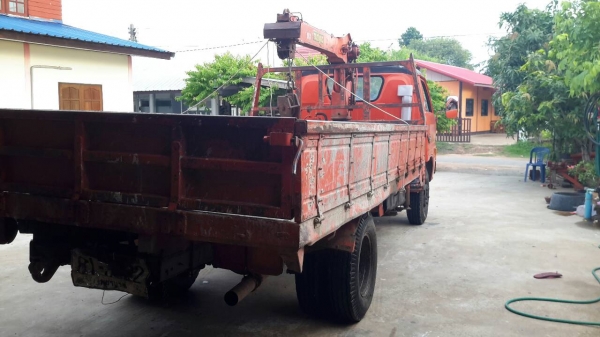 รถKS32 พวงมาลัยพาวเวอร์ เครื่อง115   ติคเครน2.5ตัน แบบรุ่นISUZU  ทะเบียนพร้อมโอน