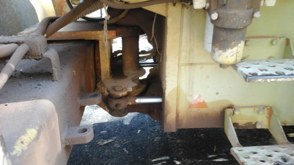 ขายด่วนรถบดSAKAI-SV500DFสั่นสเทือน2เพลามีทะเบืยน10ตัน