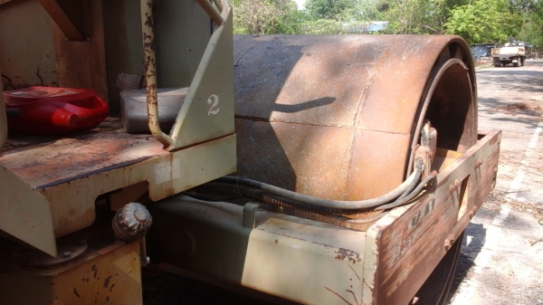 ขายด่วนรถบดSAKAI-SV500DFสั่นสเทือน2เพลามีทะเบืยน10ตัน