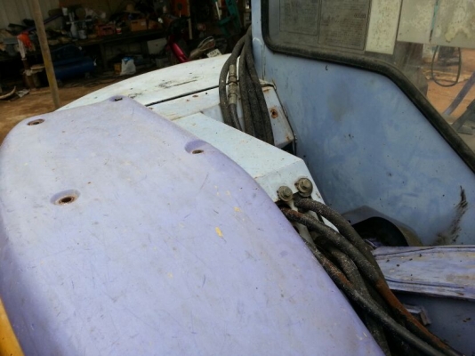 รถแบคโฮ KOMATSU  58 - SF  รุ่น 7.  ( รถเช็คนอก. )     สนใจติดต่อ  081 - 6079515