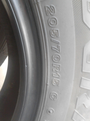 205/70R15 BRIDGESTONE DURAVIS 611 ปี2012 มี 2 เส้น tel.081-427-3941 205/70R15 BRIDGESTONE DURAVIS 611 ปี2012 มี 2 เส้น tel.081-427-3941