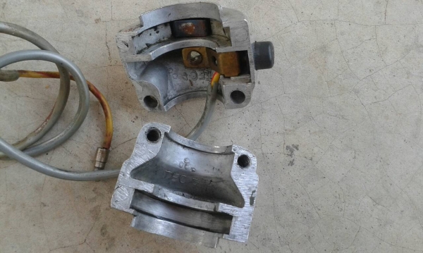 ขายสวิทช์แฮนด์ C92,C95 ข้างขวาแท้ TEC