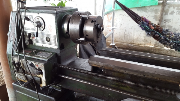 แท่นกลึง 5 ฟุต 3 เพลาเกียร์บล็อก พร้อมใช้ อุปกรณ์ครบ 68,000