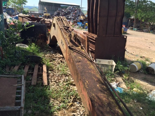 ขายบูมอามยาวประมาณ16 ม. ยกลงจากรถ PC200-6 สภาพดี สวย ไม่หักไม่ร้าว