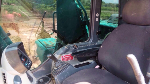 KOBELCO MARK 8 SUPER YN12 SK 200 รถบอดี้สวยเต็มดีพร้อมทำงานได้เลยครับ ใช้งาน 15,000 ชม. เครื่องยนต์แห้งดีแรงดีสุดๆครับ ภายในเก๋งสะอาดสวย แอร์เย็น ใช้งานได้สะดวกดีทำงานได้เร็ว ภายนอกบูมอาร์มสวยๆไม่มีดาม เอวแน่นดี ช่วงล่างเต็มดีสภาพดีประมาณ 75\% พร้อมใช้งานไ KOBELCO MARK 8 SUPER YN12 SK 200 รถบอดี้สวยเต็มดีพร้อมทำงานได้เลยครับ ใช้งาน 15,000 ชม. เครื่องยนต์แห้งดีแรงดีสุดๆครับ ภายในเก๋งสะอาดสวย แอร์เย็น ใช้งานได้สะดวกดีทำงานได้เร็ว ภายนอกบูมอาร์มสวยๆไม่มีดาม เอวแน่นดี ช่วงล่างเต็มดีสภาพดีประมาณ 75\% พร้อมใช้งานไ