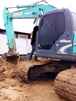KOBELCO MARK 8 SUPER YN12 SK 200 รถบอดี้สวยเต็มดีพร้อมทำงานได้เลยครับ ใช้งาน 15,000 ชม. เครื่องยนต์แห้งดีแรงดีสุดๆครับ ภายในเก๋งสะอาดสวย แอร์เย็น ใช้งานได้สะดวกดีทำงานได้เร็ว ภายนอกบูมอาร์มสวยๆไม่มีดาม เอวแน่นดี ช่วงล่างเต็มดีสภาพดีประมาณ 75\% พร้อมใช้งานไ KOBELCO MARK 8 SUPER YN12 SK 200 รถบอดี้สวยเต็มดีพร้อมทำงานได้เลยครับ ใช้งาน 15,000 ชม. เครื่องยนต์แห้งดีแรงดีสุดๆครับ ภายในเก๋งสะอาดสวย แอร์เย็น ใช้งานได้สะดวกดีทำงานได้เร็ว ภายนอกบูมอาร์มสวยๆไม่มีดาม เอวแน่นดี ช่วงล่างเต็มดีสภาพดีประมาณ 75\% พร้อมใช้งานไ