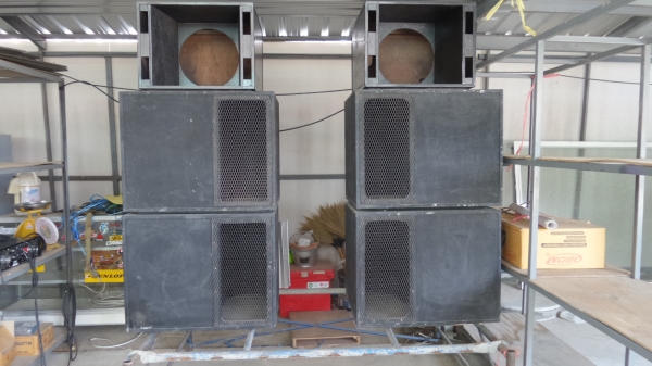 ขายตู้ลูกเต๋าดอก15หนึ่งคู่ ขายคู่ละ 5500 บาท