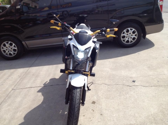 ขาย ฮอนด้า Cb300 F สีขาว รถ จดก.พ 58 รถ 2 เดือน