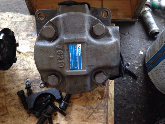 ขายปั้มน้ำมันไฮโดรลิค พร้อมมอเตอร์ 25HP. 380V 950RPM. สภาพสวย พร้อมใช้งาน มี 2 ชุดครับ ขายปั้มน้ำมันไฮโดรลิค พร้อมมอเตอร์ 25HP. 380V 950RPM. สภาพสวย พร้อมใช้งาน มี 2 ชุดครับ