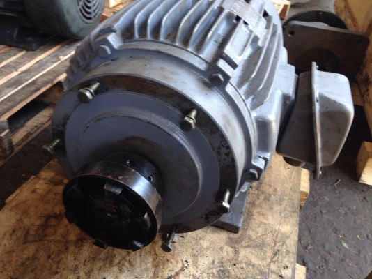 ขายปั้มน้ำมันไฮโดรลิค พร้อมมอเตอร์ 25HP. 380V 950RPM. สภาพสวย พร้อมใช้งาน มี 2 ชุดครับ ขายปั้มน้ำมันไฮโดรลิค พร้อมมอเตอร์ 25HP. 380V 950RPM. สภาพสวย พร้อมใช้งาน มี 2 ชุดครับ