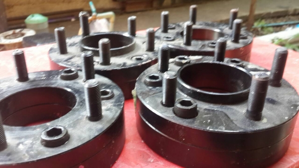 ขายสเปเซอร์นาวาร่า6รู114.3ออก5รู114.3หนา1นิ้วครึ่ง