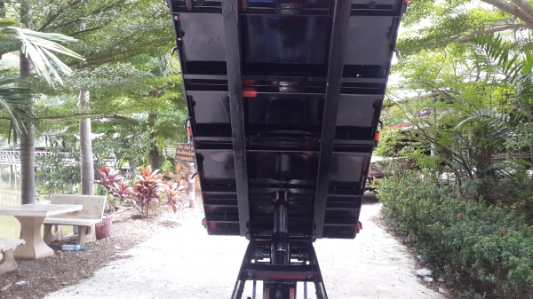 รถบรรทุกการเกษตรและก่อสร้าง  รหัส L - 9