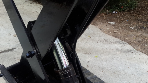 รถบรรทุกการเกษตรและก่อสร้าง  รหัส L - 9