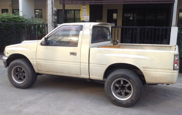 ขาย 2 คัน 4x4 ช่วงสั้นแท้ isuzu toyota ขาย 2 คัน 4x4 ช่วงสั้นแท้ isuzu toyota