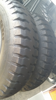 ยางรถบรรทุก ขนาด 1100 ขอบ 20" ยางถอด