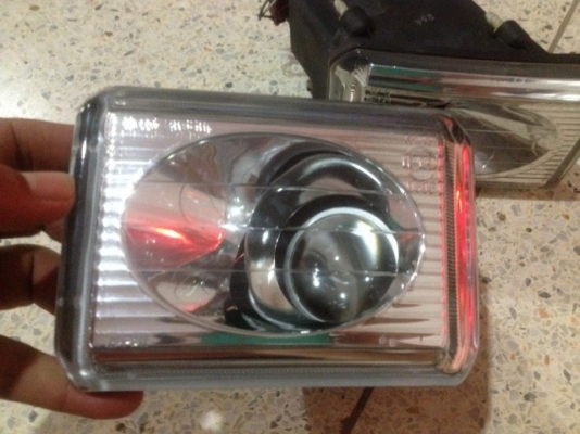 สปอรท์ไลท์ KOITO เลนเป็นกระจกข้างในโปรเจ็กเตอร์เก่าญี่ปุนสภาพสวย