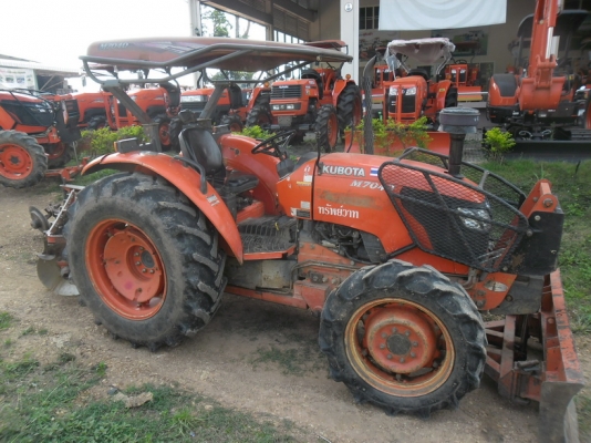 รถแทรกเตอร์คูโบต้า รุ่น M7040