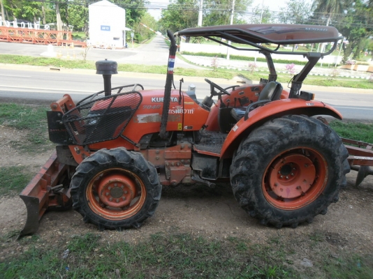 รถแทรกเตอร์คูโบต้า รุ่น M7040