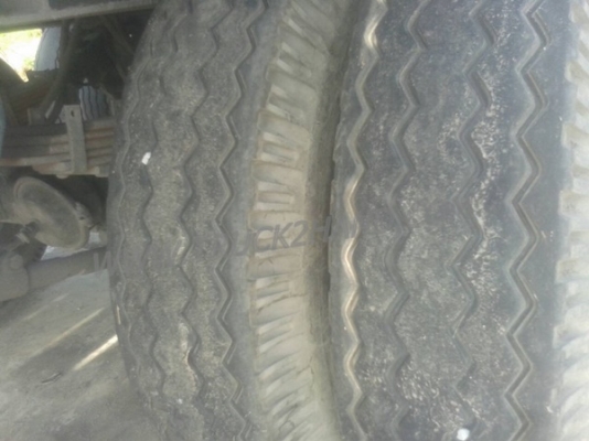 ขายยกชุด รถบรรทุกหัวลาก 10 ล้อ MITSUBISHI FUSO FN527 SR 220 แรงม้า ปีจดทะเบียน 2545 + หางเทเลอร์พื้นเรียบ อู่พนัส ยาว 12 เมตร 2 เพลา