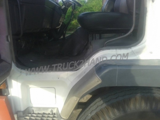 ขายยกชุด รถบรรทุกหัวลาก 10 ล้อ MITSUBISHI FUSO FN527 SR 220 แรงม้า ปีจดทะเบียน 2545 + หางเทเลอร์พื้นเรียบ อู่พนัส ยาว 12 เมตร 2 เพลา