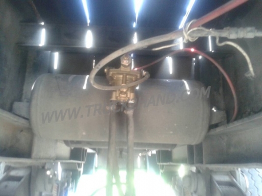 ขายยกชุด รถบรรทุกหัวลาก 10 ล้อ MITSUBISHI FUSO FN527 SR 220 แรงม้า ปีจดทะเบียน 2545 + หางเทเลอร์พื้นเรียบ อู่พนัส ยาว 12 เมตร 2 เพลา