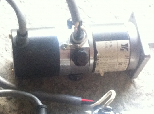 DCเซอร์โวมอเตอร์ มอเตอร์ MINERTIA 21V. 2.2 A. แกนเพลาโตประมาณ6-8 มม.