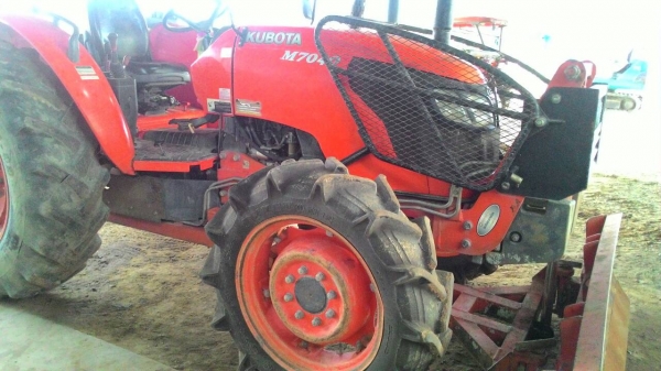 ขายรถไถ KUBOTA  M7040 รถอยู่ อ.แกลง ระยอง สนใจโทรสอบถาม 0818618678 ราคา 450,000