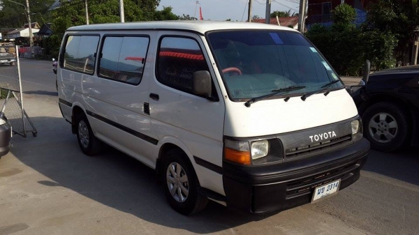 ขายรถตู้ Toyota Hiace สีขาว ปี 37 ติดแก็ส lpg ราคา 75,000 บาท +++++++++