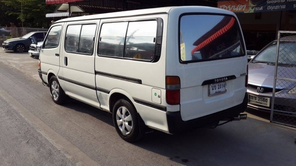 ขายรถตู้ Toyota Hiace สีขาว ปี 37 ติดแก็ส lpg ราคา 75,000 บาท +++++++++